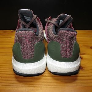 ultra boost trace maroon